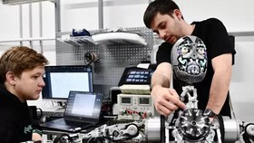 Robot phát hiện các mối đe dọa trong trường học