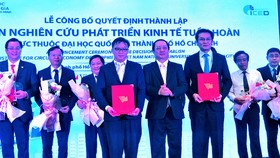 Đại học Quốc gia TPHCM: Tiên phong góp sức cho cộng đồng