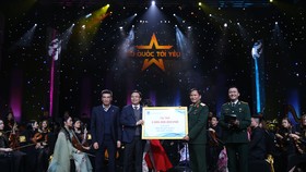 PVN-PV GAS ủng hộ 3 tỷ đồng cho “Quỹ đền ơn đáp nghĩa” của Bộ Quốc phòng tại Live concert “Tổ quốc tôi yêu”