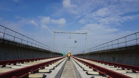 Thay gối cao su lệch khỏi vị trí của tuyến metro số 1