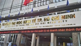 Phát triển hệ sinh thái dạy và học tiếng Anh cho sinh viên UEH