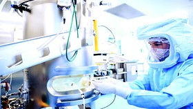 Mỹ, EU sẵn sàng chia sẻ bản quyền vaccine Covid-19