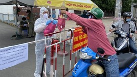 Lá chắn thép khu cách ly