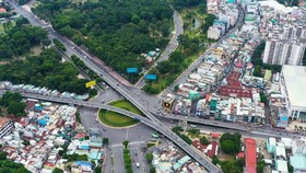 Khẩn trương hoàn thiện hạ tầng kết nối với sân bay Tân Sơn Nhất