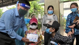 Chuyến tàu về quê nặng nghĩa tình