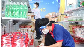 Siêu thị đua nhau khuyến mãi, kích cầu