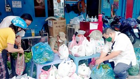 Vay nợ giúp người