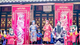 Sân khấu thành phố sẵn sàng trở lại