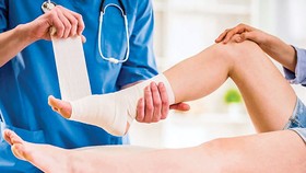 Xử lý phù nề, vết bầm do chấn thương phần mềm