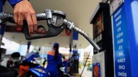 Tiếp tục xả quỹ để giảm mức tăng giá xăng dầu