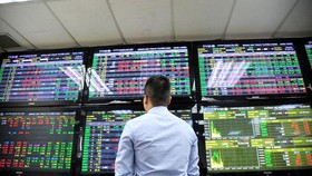 Nhiều giải pháp chống nghẽn lệnh trên sàn HoSE