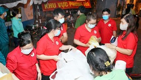 TPHCM - Hơn 400 ngày gồng mình chống dịch - Người dân đã làm nên chiến thắng