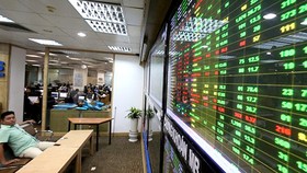 VN Index mở rộng đà tăng, hướng đến thử thách mốc cản 1.300 điểm
