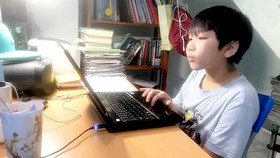 Băn khoăn chuyện học trực tuyến