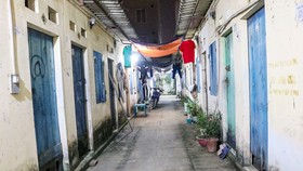 Những khu nhà trọ san sát hiện nay tại các đô thị lớn rất khó cho vấn đề chống dịch.