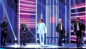 “The Cover show - Sắc màu thời gian” thu hút sự chú ý của khán giả