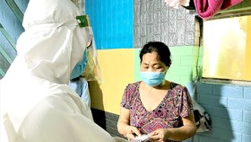 Mua thuốc điều trị Covid-19 trên mạng: Coi chừng “tiền mất, tật mang”
