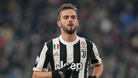 Từ chối Chelsea, Pjanic hy vọng thắng Champions League cùng Ronaldo