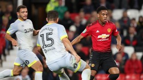 Anthony Martial sẽ gặp lại Derby và đàn anh Rooney