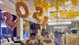 Ronaldo đón Năm mới bên gia đình ấm cúng