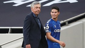 Carlo Ancelotti và cậu học trò cưng James Rodriguez
