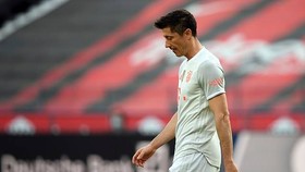 Tiền đạo Robert Lewandowski gỡ lại 1 bàn cho Bayern
