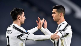 Alvaro Morata và Ronaldo ăn mừng thắng lợi