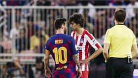 Leo Messi (Barcelona) và Joao Felix (Atletico Madrid)