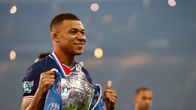 Kylian Mbappe giúp PSG đoạt cúp
