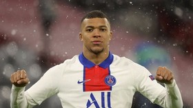 Kylian Mbappe sẽ tiếp tục chơi cho PSG