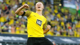 Erling Haaland vẫn đang tỏa sáng ở Dortmund