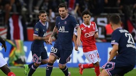 Những bước chạy đầu tiên của Messi ở Ligue 1