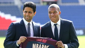 Chủ tịch Al Khelaifi và Kylian Mbappe