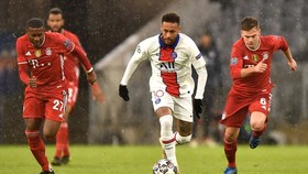 Neymar vẫn đang hốt bạc ở Paris