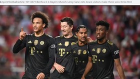Leroy Sane và ca1cx đồng đội mừng chiến thắng