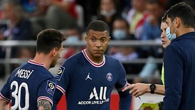 Messi sẽ ra sân nhưng Mbappe vắng mặt