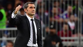 cựu HLV Barcelona Ernesto Valverde đang là mục tiêu của Man United