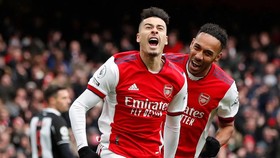 Gabriel Martinelli ăn mừng bàn thắng