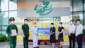 Vinamilk trao tặng thêm 100.000 sản phẩm dinh dưỡng cho các y bác sĩ tuyến đầu
