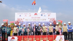 Cất nóc dự án Golden City