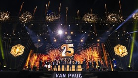 Lễ kỷ niệm 25 thành lập Van Phuc Group được tổ chức tại Quảng trường Diamon.