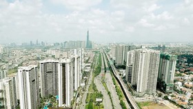 Các chung cư mới dọc tuyến metro Bến Thành - Suối Tiên. Ảnh: CAO THĂNG