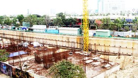 Dự án căn hộ I-Tower Quy Nhơn vẫn chỉ là khu đất nền móng nham nhở.
