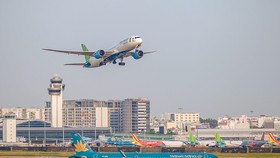 Máy bay của các hãng hàng không tại một sân bay. (Ảnh: CTV/Vietnam+)