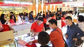 Giá vàng điều chỉnh không đồng nhất