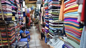 Các hộ kinh doanh lớn sẽ phải nộp thuế theo phương thức kê khai thay vì phương pháp khoán như hiện nay - Ảnh: NGỌC PHƯỢNG
