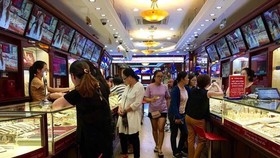 Đảo chiều theo thế giới, giá vàng trong nước bật tăng mạnh
