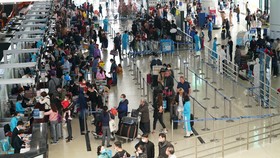 Nhiều đường bay đã thông báo hết vé, một số sân bay có nguy cơ ùn tắc.
