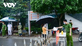 Hình ảnh phong tỏa tại khu đô thị Đồng Sơn - nơi có ổ dịch COVID-19 tại Sunny Club, tại TP Vĩnh Yên.