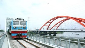 Đường sắt Bắc-Nam chỉ duy trì chạy 3 đôi tàu khách Thống nhất